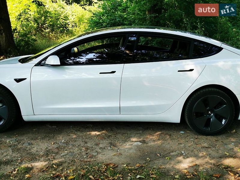 Седан Tesla Model 3 2022 в Бориславе