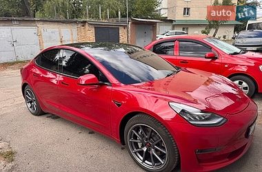Седан Tesla Model 3 2020 в Києві