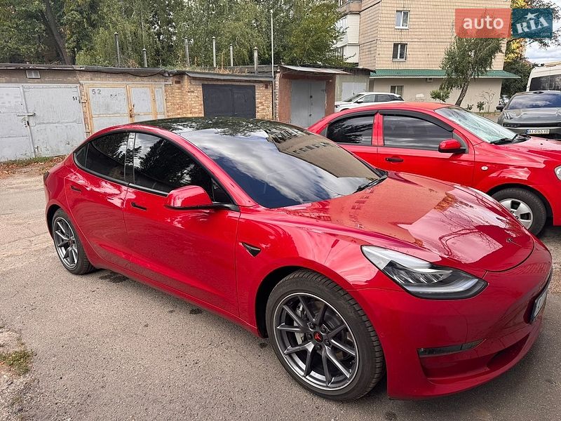 Седан Tesla Model 3 2020 в Києві