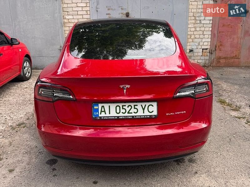 Седан Tesla Model 3 2020 в Киеве