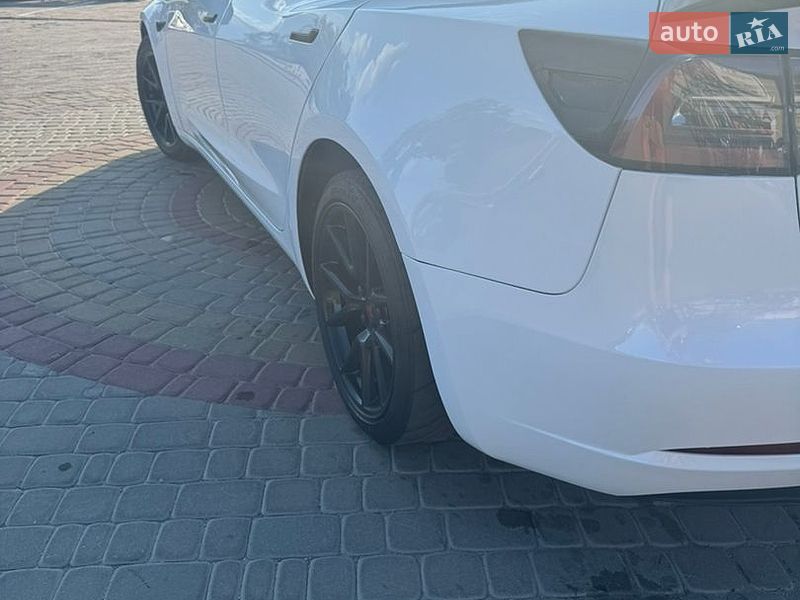 Седан Tesla Model 3 2022 в Харкові