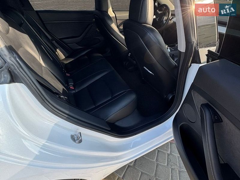 Седан Tesla Model 3 2022 в Харкові