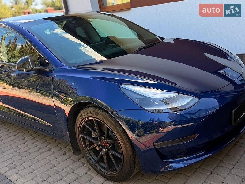 Tesla Model 3 2022