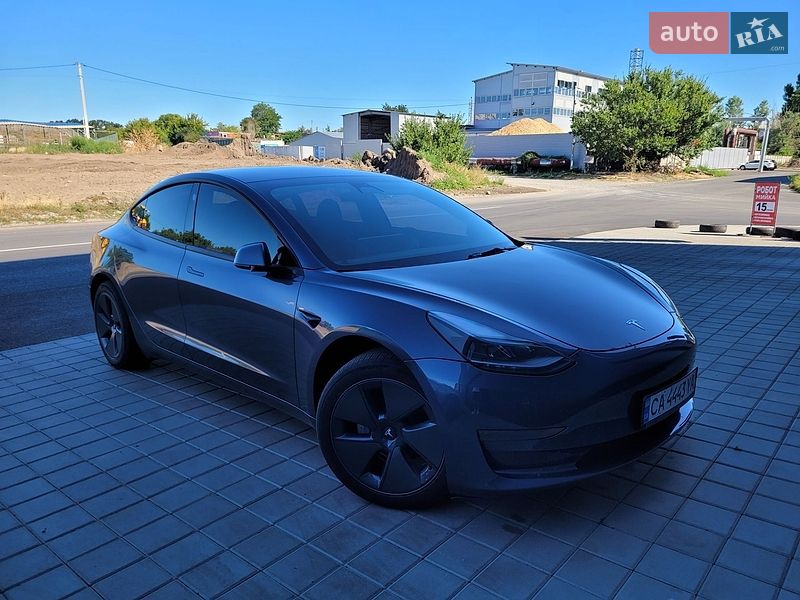Седан Tesla Model 3 2023 в Черкассах