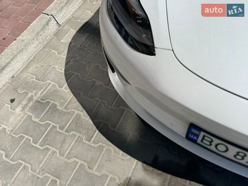 Седан Tesla Model 3 2022 в Тернополе