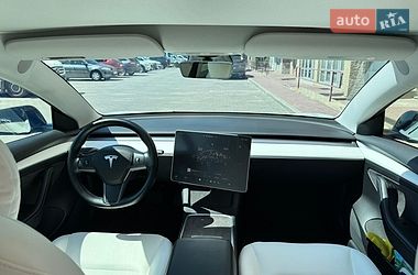 Седан Tesla Model 3 2022 в Тернополе