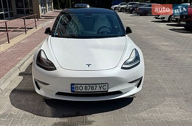 Седан Tesla Model 3 2022 в Тернополе