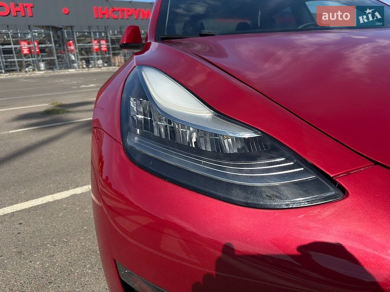 Седан Tesla Model 3 2018 в Миколаєві