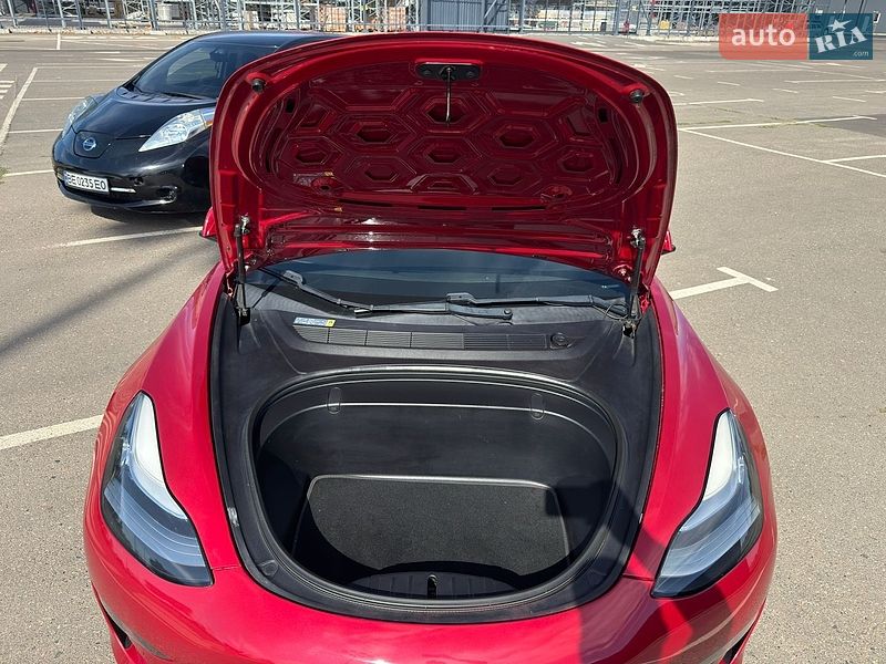Седан Tesla Model 3 2018 в Миколаєві