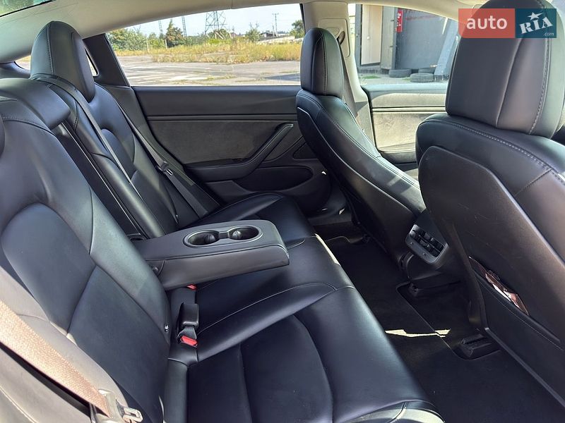 Седан Tesla Model 3 2018 в Миколаєві