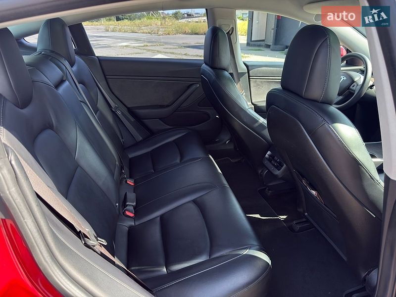 Седан Tesla Model 3 2018 в Миколаєві