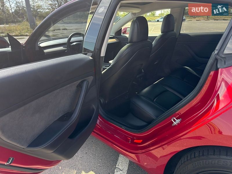 Седан Tesla Model 3 2018 в Миколаєві