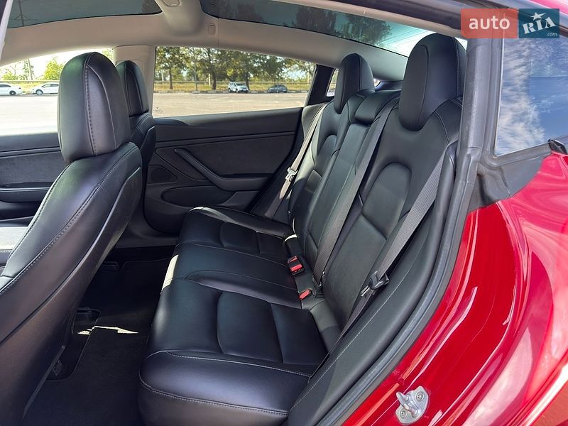 Седан Tesla Model 3 2018 в Миколаєві