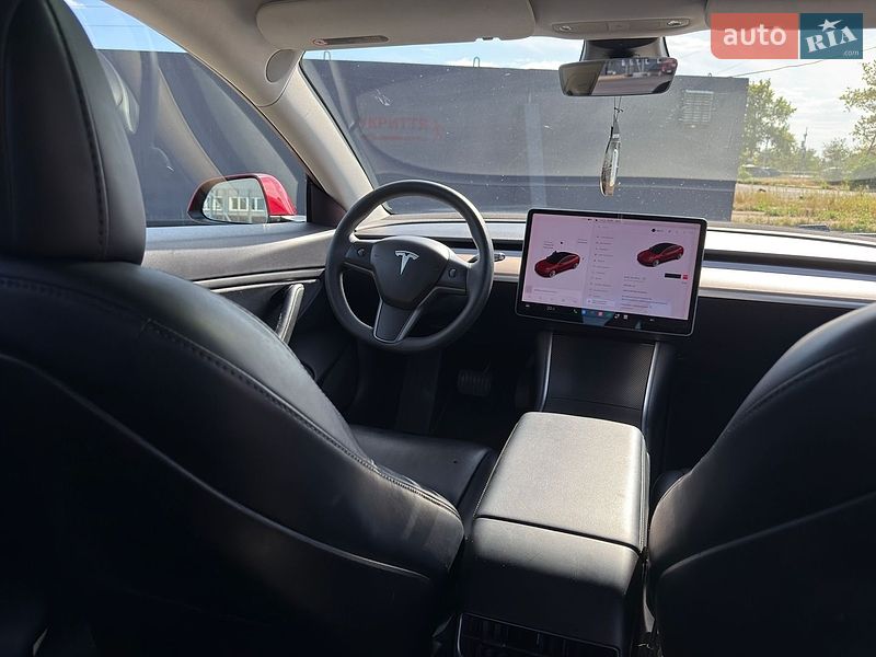 Седан Tesla Model 3 2018 в Миколаєві