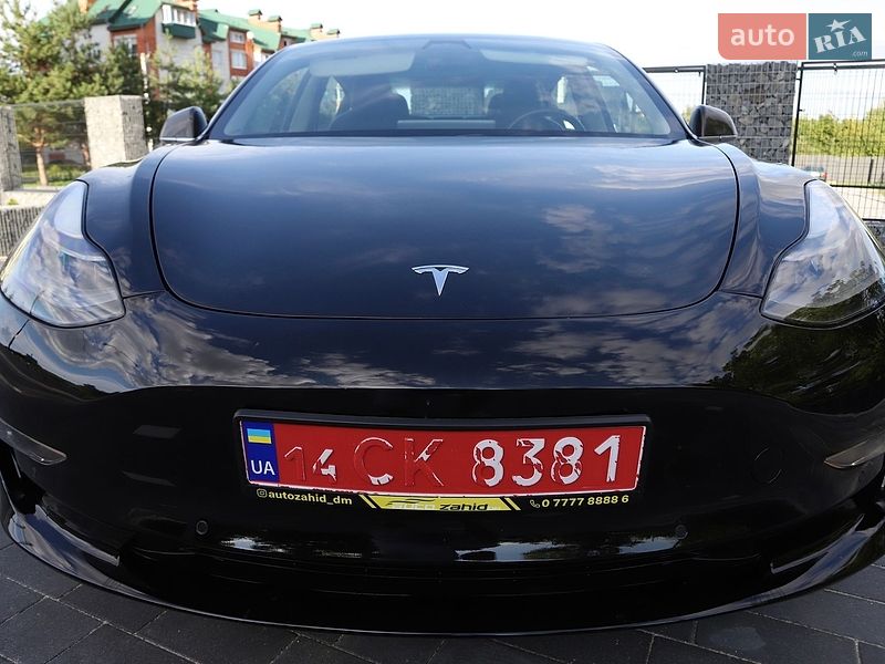 Седан Tesla Model 3 2018 в Дрогобыче