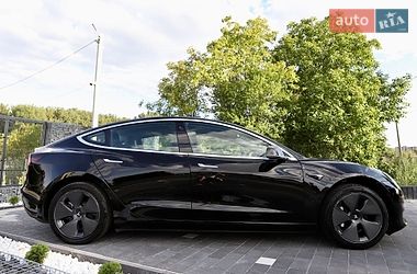 Седан Tesla Model 3 2018 в Дрогобыче