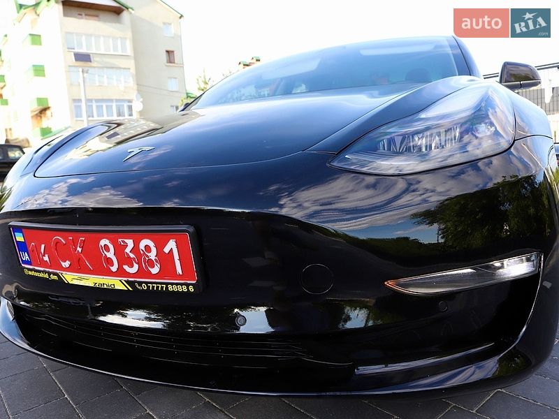 Седан Tesla Model 3 2018 в Дрогобыче