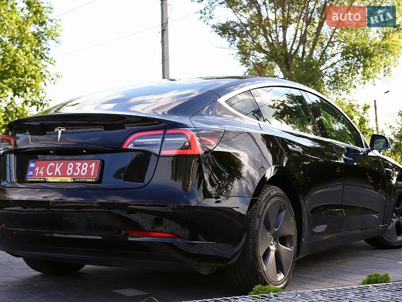 Седан Tesla Model 3 2018 в Дрогобыче