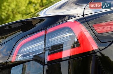 Седан Tesla Model 3 2018 в Дрогобыче