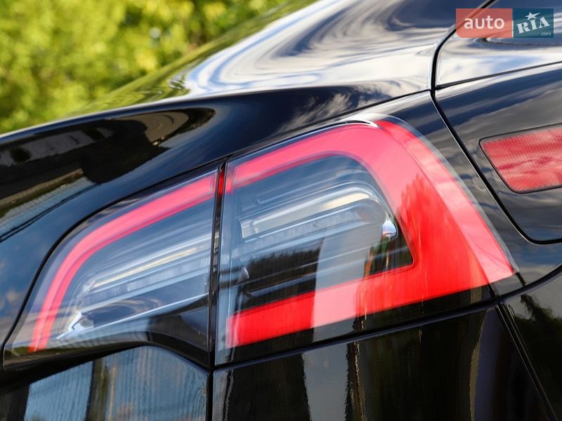 Седан Tesla Model 3 2018 в Дрогобыче