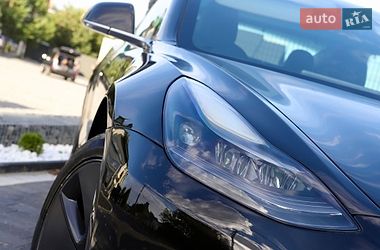 Седан Tesla Model 3 2018 в Дрогобыче