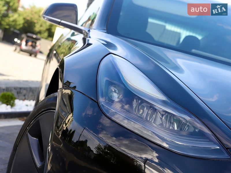 Седан Tesla Model 3 2018 в Дрогобыче