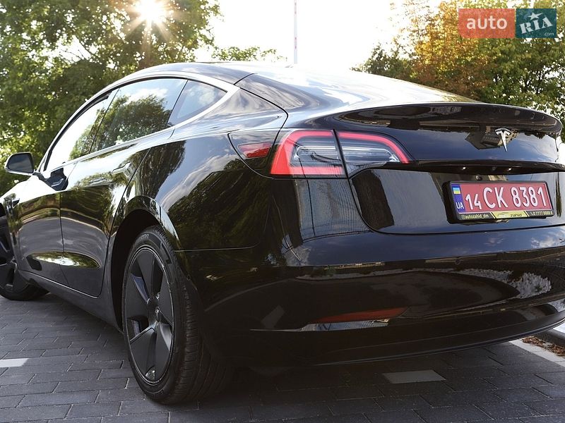 Седан Tesla Model 3 2018 в Дрогобыче