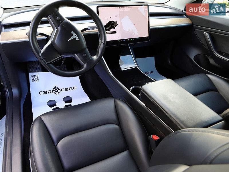 Седан Tesla Model 3 2018 в Дрогобыче