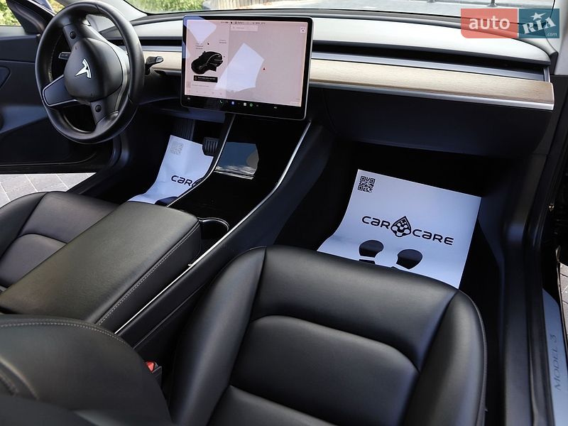 Седан Tesla Model 3 2018 в Дрогобыче