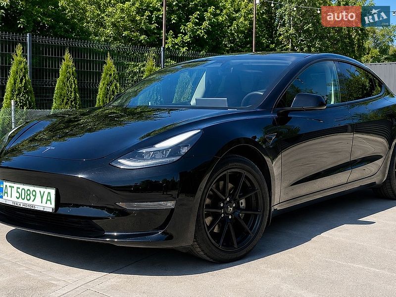 Tesla Model 3 2022