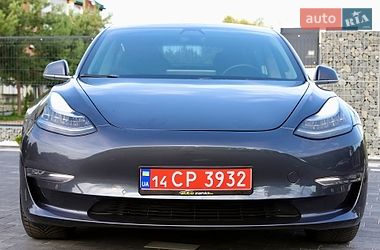 Седан Tesla Model 3 2018 в Дрогобичі