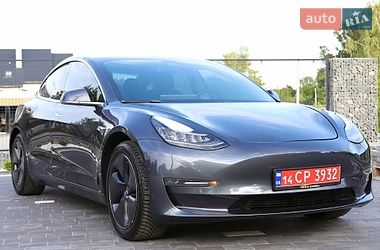Седан Tesla Model 3 2018 в Дрогобичі