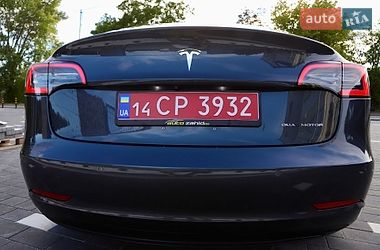 Седан Tesla Model 3 2018 в Дрогобичі