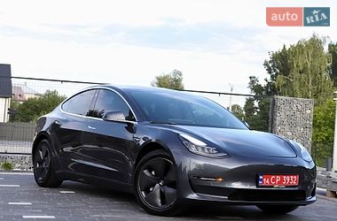 Седан Tesla Model 3 2018 в Дрогобичі
