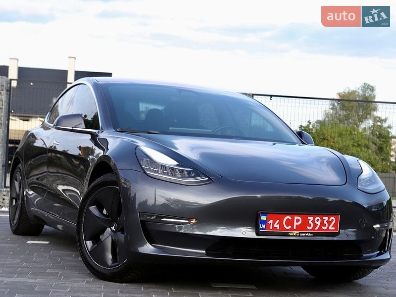 Седан Tesla Model 3 2018 в Дрогобыче