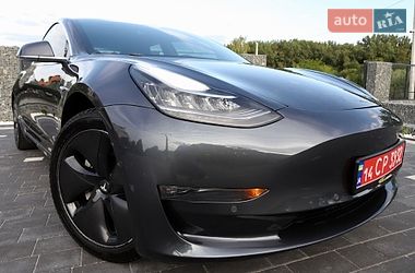 Седан Tesla Model 3 2018 в Дрогобичі
