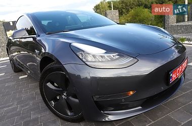 Седан Tesla Model 3 2018 в Дрогобичі