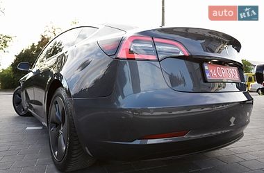 Седан Tesla Model 3 2018 в Дрогобичі