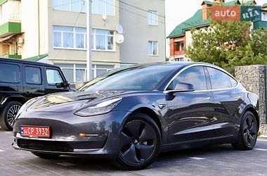 Седан Tesla Model 3 2018 в Дрогобичі