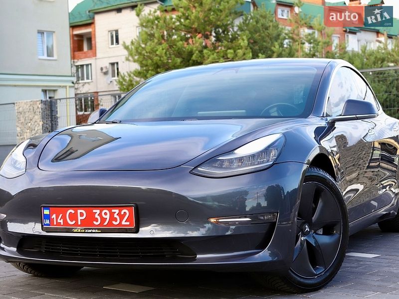 Седан Tesla Model 3 2018 в Дрогобыче