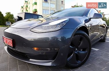 Седан Tesla Model 3 2018 в Дрогобичі