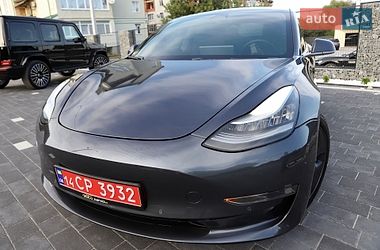 Седан Tesla Model 3 2018 в Дрогобичі