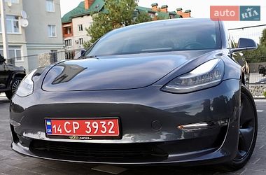 Седан Tesla Model 3 2018 в Дрогобичі