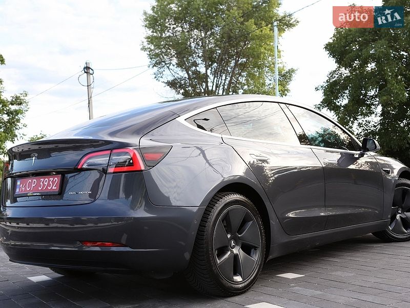 Седан Tesla Model 3 2018 в Дрогобыче