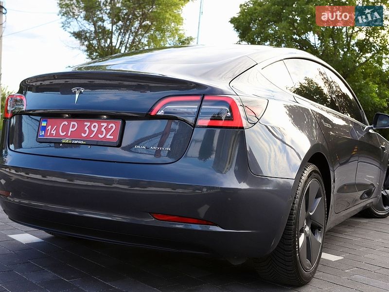 Седан Tesla Model 3 2018 в Дрогобыче