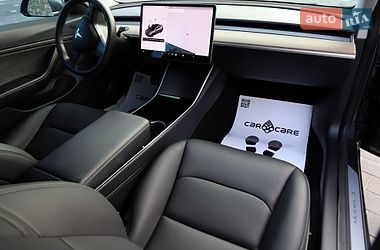 Седан Tesla Model 3 2018 в Дрогобичі