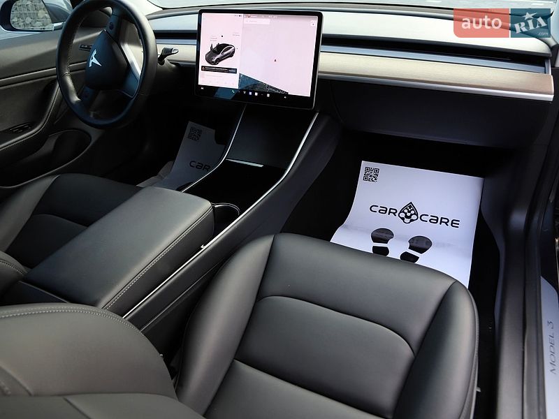 Седан Tesla Model 3 2018 в Дрогобичі
