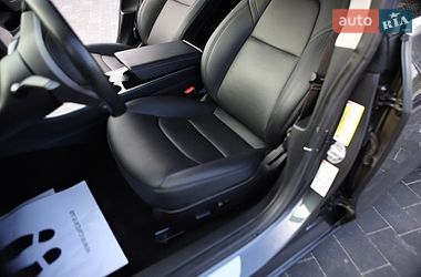 Седан Tesla Model 3 2018 в Дрогобичі