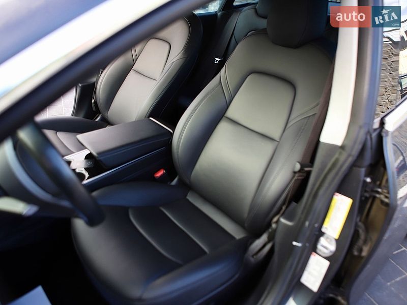 Седан Tesla Model 3 2018 в Дрогобыче