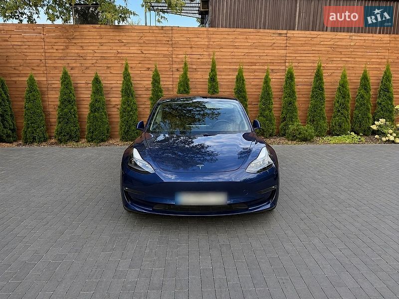 Седан Tesla Model 3 2020 в Киеве